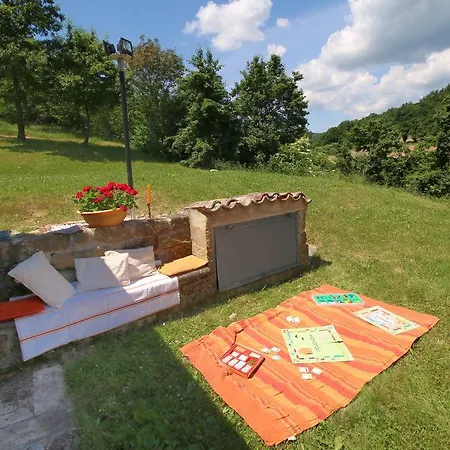 Holiday home Belvilla By Oyo Rosa Cremisi Apecchio